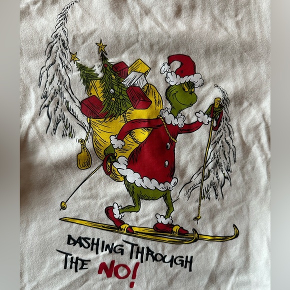 ๐ Cropped Grinch T-shirt size small - Picture 3 of 6